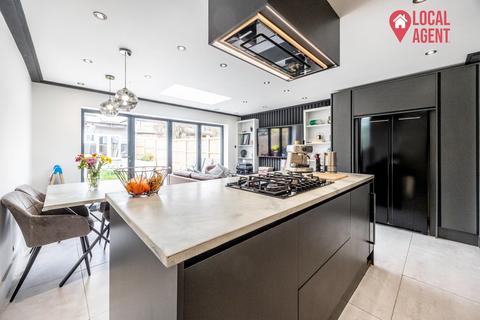 4 bedroom terraced house for sale, Woodbrook Road, London, SE2