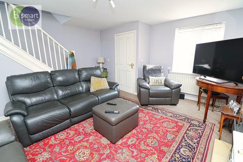 3 bedroom semi-detached house for sale, Moat House Way, Doncaster DN12