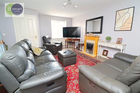 3 bedroom semi-detached house for sale, Moat House Way, Doncaster DN12