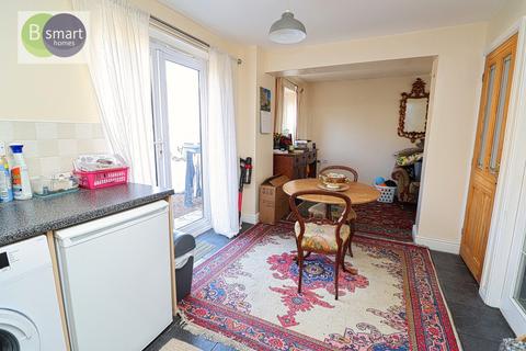 3 bedroom semi-detached house for sale, Moat House Way, Doncaster DN12