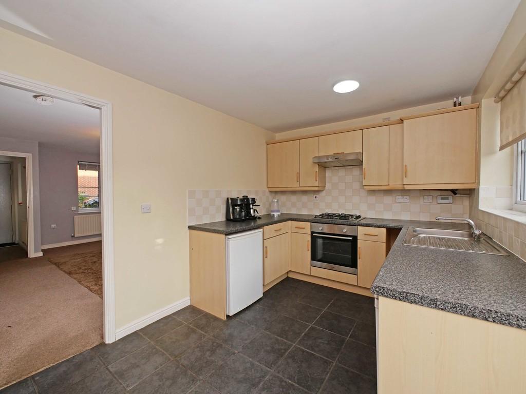 39 MOATHOUSE WAY KITCHEN04 copy