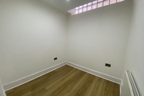 1 bedroom flat to rent, Clifden Road, Hackney, E9