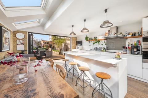 5 Yalding Road, London, SE16 3SS