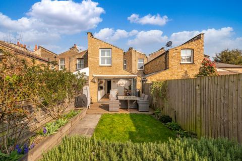 5 Yalding Road, London, SE16 3SS