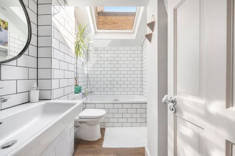 5 Yalding Road, London, SE16 3SS