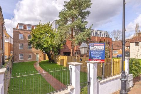 2 bedroom apartment for sale, AVAILABLE NOW - Law House, Tonbridge, Kent, TN9 1FL