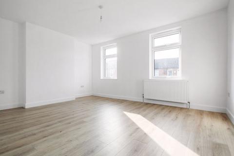 2 bedroom apartment to rent, Bourne Road, Bexley