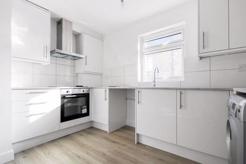 2 bedroom apartment to rent, Bourne Road, Bexley