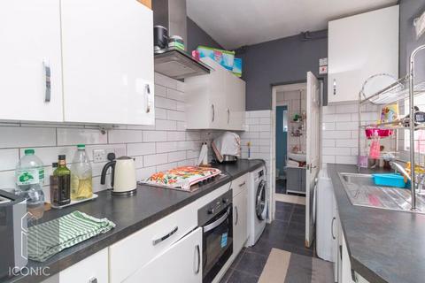 3 bedroom end of terrace house for sale, Churchill Road, Norwich