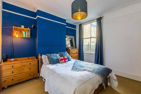2 bedroom flat to rent, Emmanuel Road, Hyde Farm Estate, London, SW12