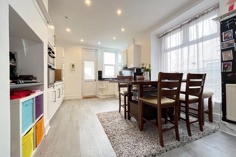 210 Barry Road, Barry, CF62 8HE