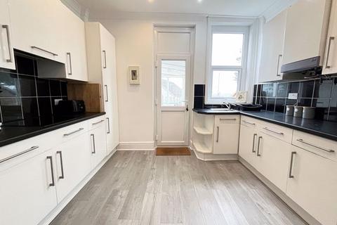 210 Barry Road, Barry, CF62 8HE