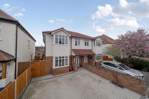 18 Parkview Road, London, SE9 3QW