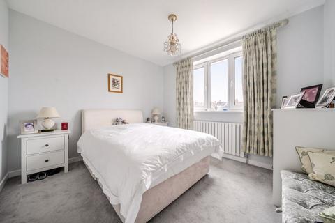 18 Parkview Road, London, SE9 3QW