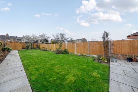 18 Parkview Road, London, SE9 3QW