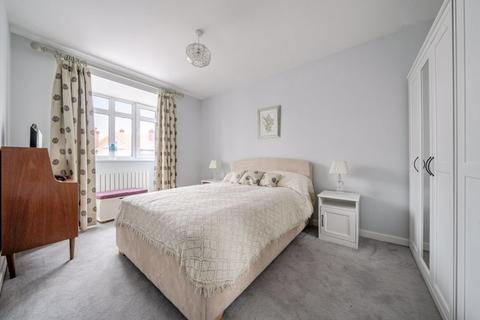 18 Parkview Road, London, SE9 3QW