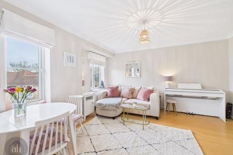 2 bedroom flat for sale, Corsbie Close, Bury St. Edmunds