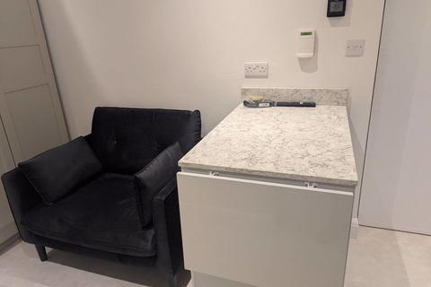 Property to rent, Whitchurch Lane, Edgware HA8