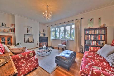 3 bedroom property to rent, Elm Park Road, Pinner HA5
