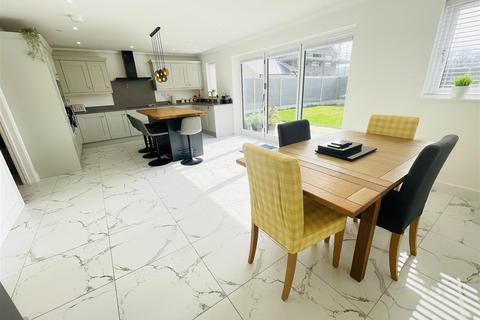 4 bedroom detached house for sale, Maes Y Teirw, Carmarthen