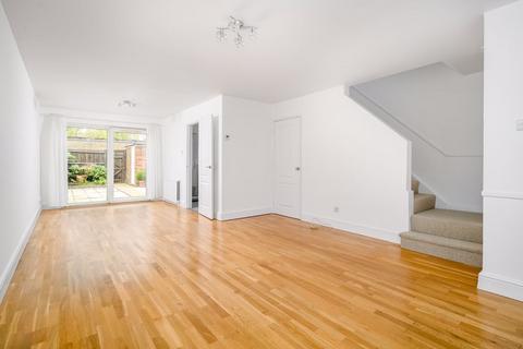 3 bedroom terraced house to rent, Station Avenue, Walton-On-Thames
