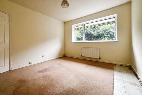 9 Beech Close, Bolton, BL2 3EB