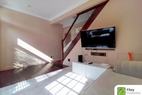 3 bedroom terraced house for sale, East Crescent, Enfield, EN1
