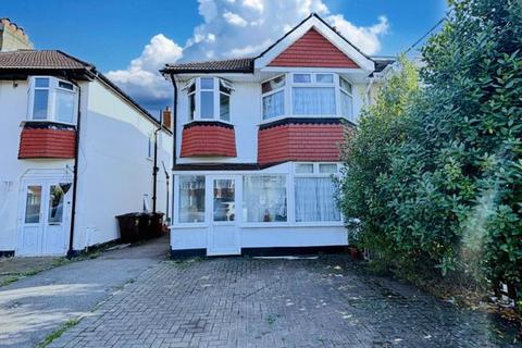 32 Park Mead, Harrow, HA2 8NQ