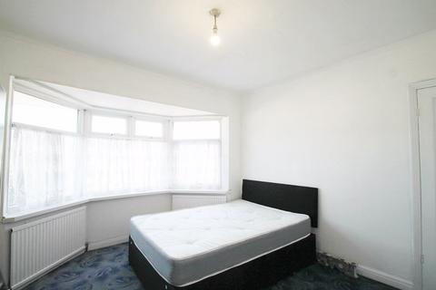32 Park Mead, Harrow, HA2 8NQ