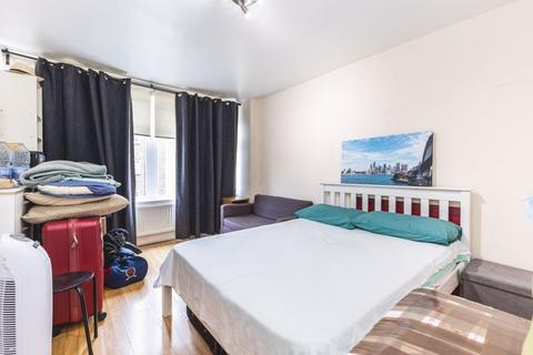 5 bedroom terraced house to rent, Adeney Close, Hammersmith