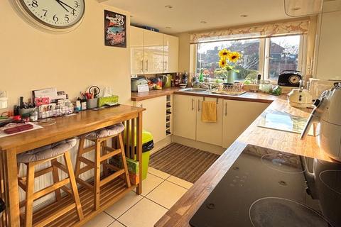3 bedroom semi-detached house for sale, Elmbridge Road, Longlevens, Gloucester