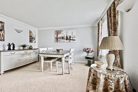 2 bedroom apartment for sale, Alumhurst Road, Bournemouth, Dorset, BH4