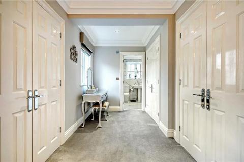 6 Greensleeves Drive, Warley, Brentwood, CM14 5WD