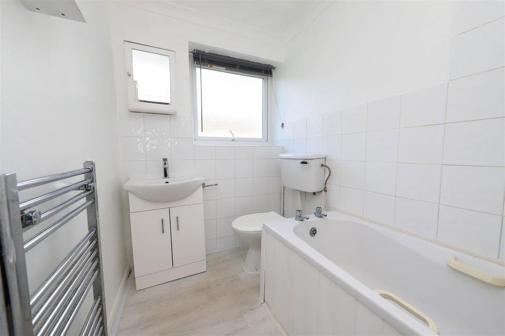 Nicholas james The Mount bathroom .jpg