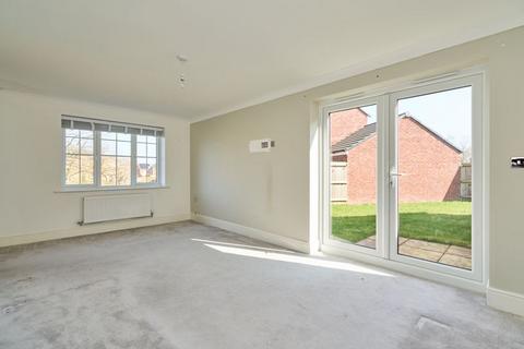 43 Fairway, Standish, Wigan, WN6 0UY