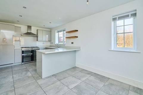 43 Fairway, Standish, Wigan, WN6 0UY