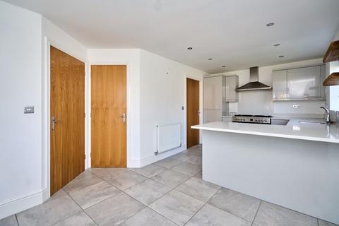 43 Fairway, Standish, Wigan, WN6 0UY