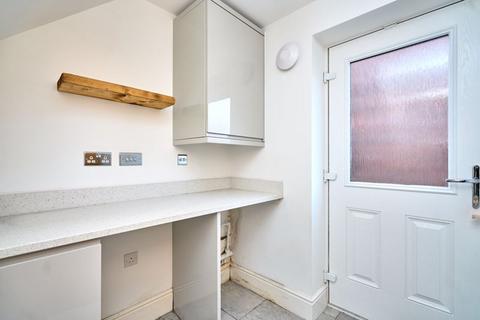 43 Fairway, Standish, Wigan, WN6 0UY