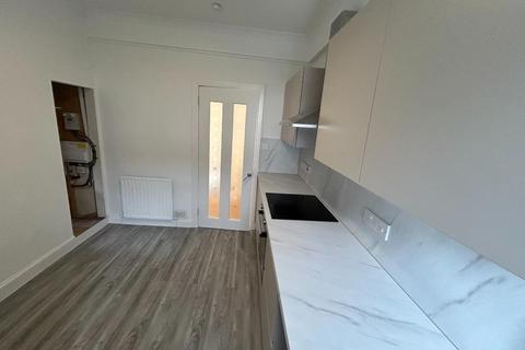 2 bedroom terraced house to rent, Elm Road, Clydebank, West Dunbartonshire, G81