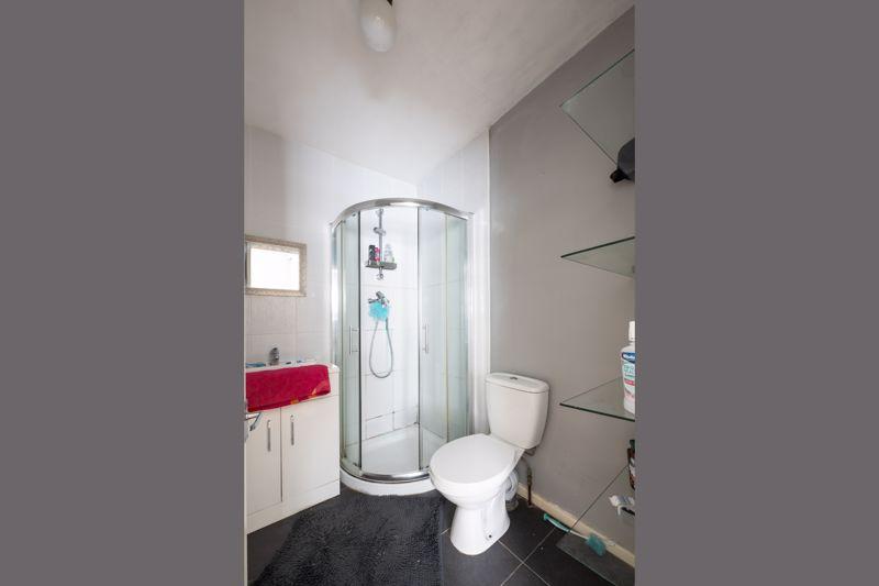EN SUITE off...