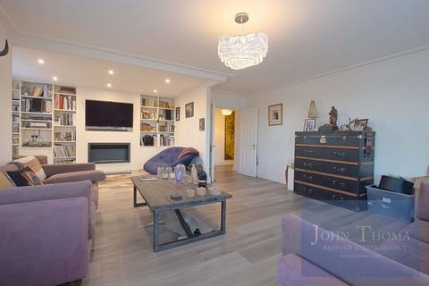 4 bedroom apartment for sale, The Boulevard, Woodford Green IG8