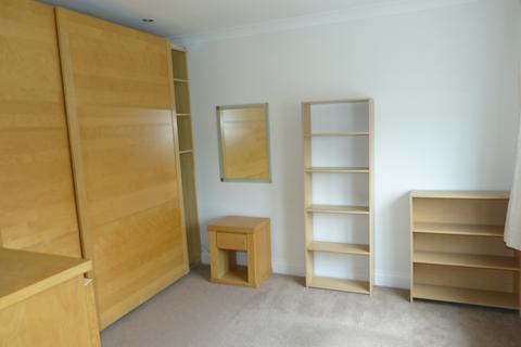 2 bedroom maisonette to rent, Woodville Road, London, NW11