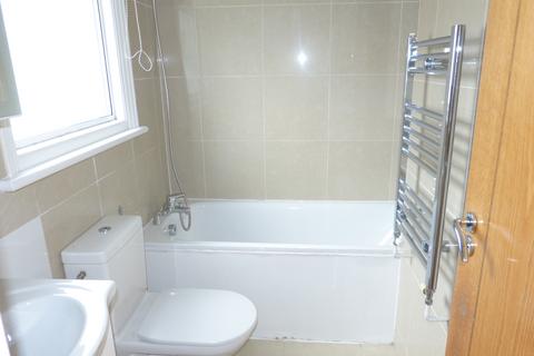 2 bedroom maisonette to rent, Woodville Road, London, NW11