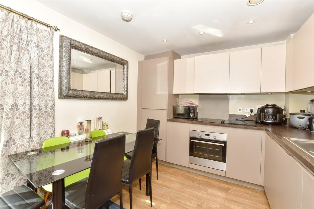 Kitchen/Lounge