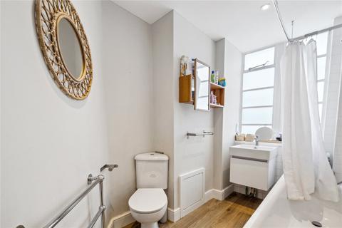 2 bedroom apartment for sale, Balham High Road, SW17