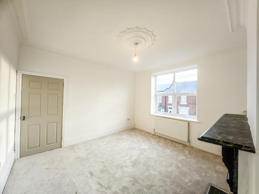 Bedroom One Pic 3.