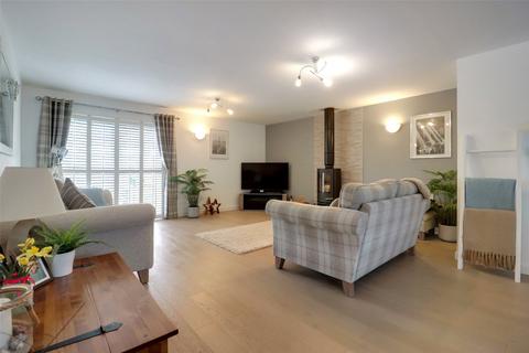 11 Gifford Close, Hartland, Bideford, EX39 6HY