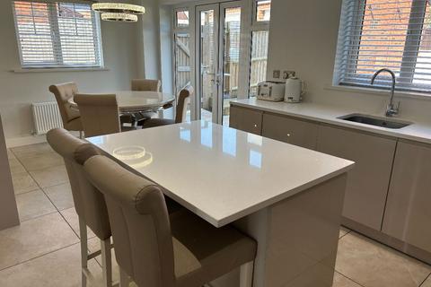 5 bedroom detached house for sale, Kingcup Fields, Droitwich