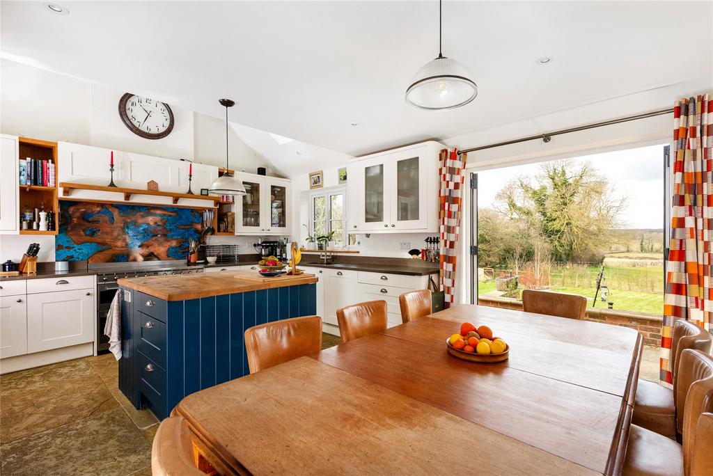Kitchen/Dining Area