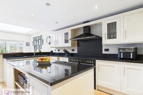 4 bedroom semi-detached house for sale, Chelmsley Lane, Marston Green, Birmingham, B37